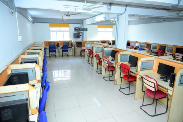 Computer Lab Without Hazards Computer Laboratory - Exinet Academy